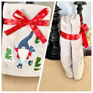 New Set of 2 GNOME CHRISTMAS TREES Bathroom Hand Towels